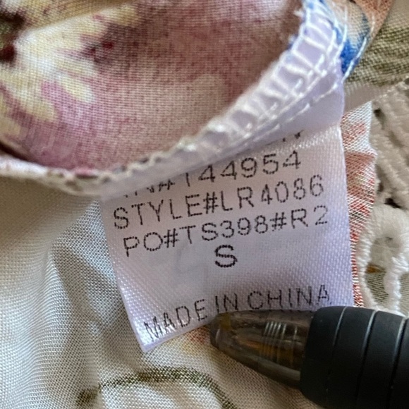 Luxxel Womens Size Small Floral Surpice Wrap Romper With Lace Hem Detail - Picture 3 of 3